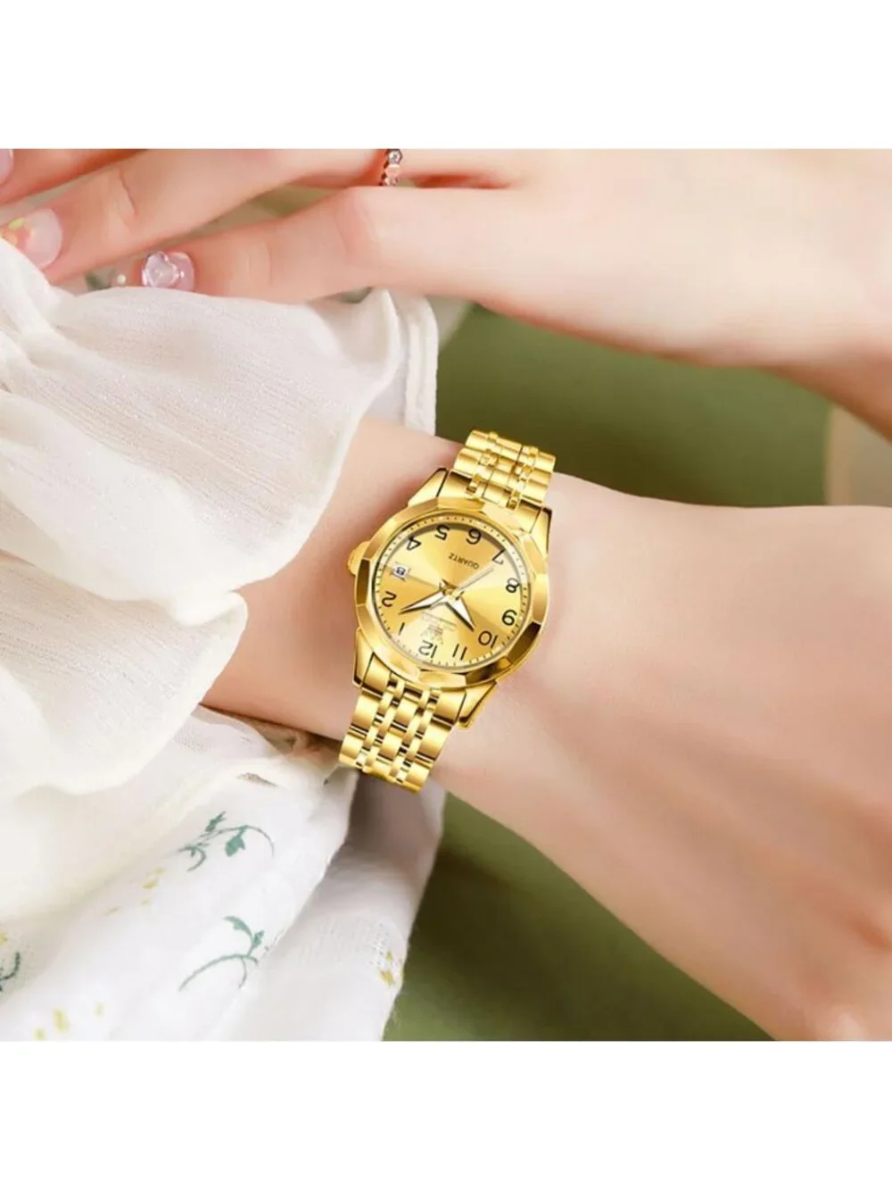 Stylish Women's Analog Watch - Waterproof, Luminous, Two-Tone, Easy to Read